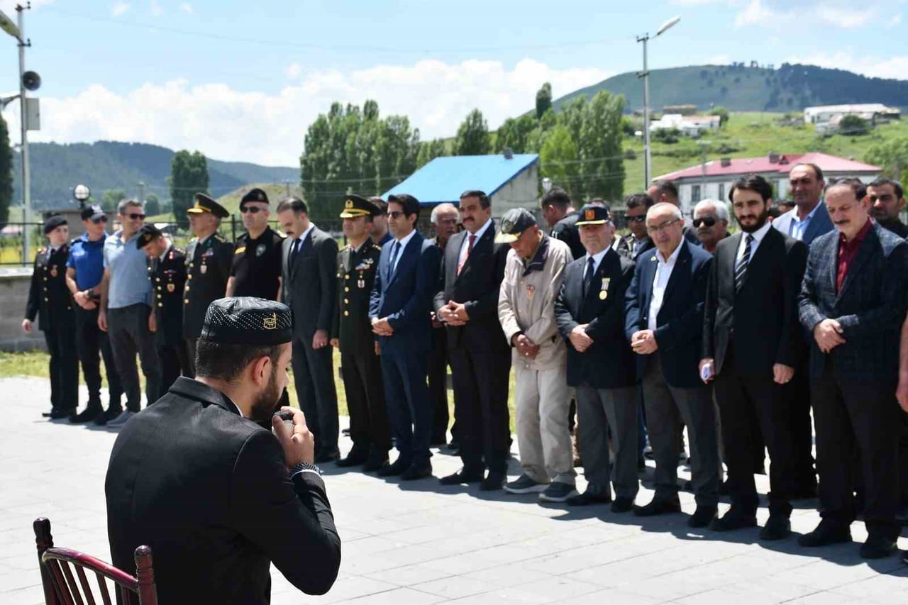 SARIKAMIŞ'TA 15 TEMMUZ'UN 10. YILINDA BİRLİK VE BERABERLİK MESAJI(KARS-İHA)