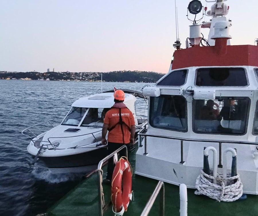 SARIYER AÇIKLARINDA SU ALAN TEKNE KURTARILDI