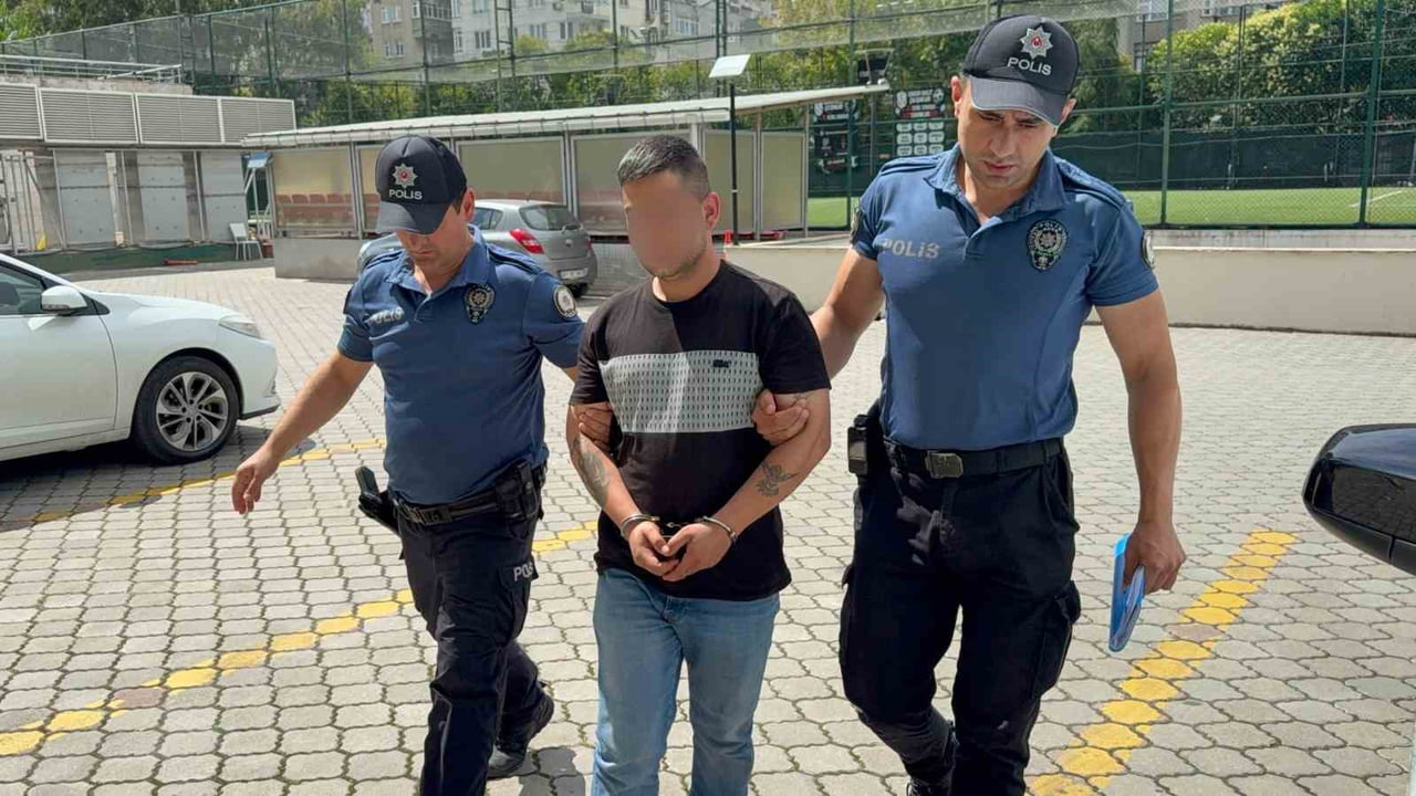SAVCI TARAFINDAN TUTUKLANMASI TALEBİYLE NÖBETÇİ MAHKEMEYE SEVK EDİLEN C.A. MAHKEMECE TUTUKLANARAK...