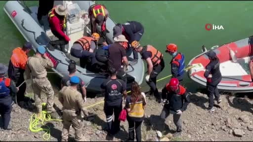 Şavşat Deresi'nde kaybolan babanın cansız bedenine ulaşıldı