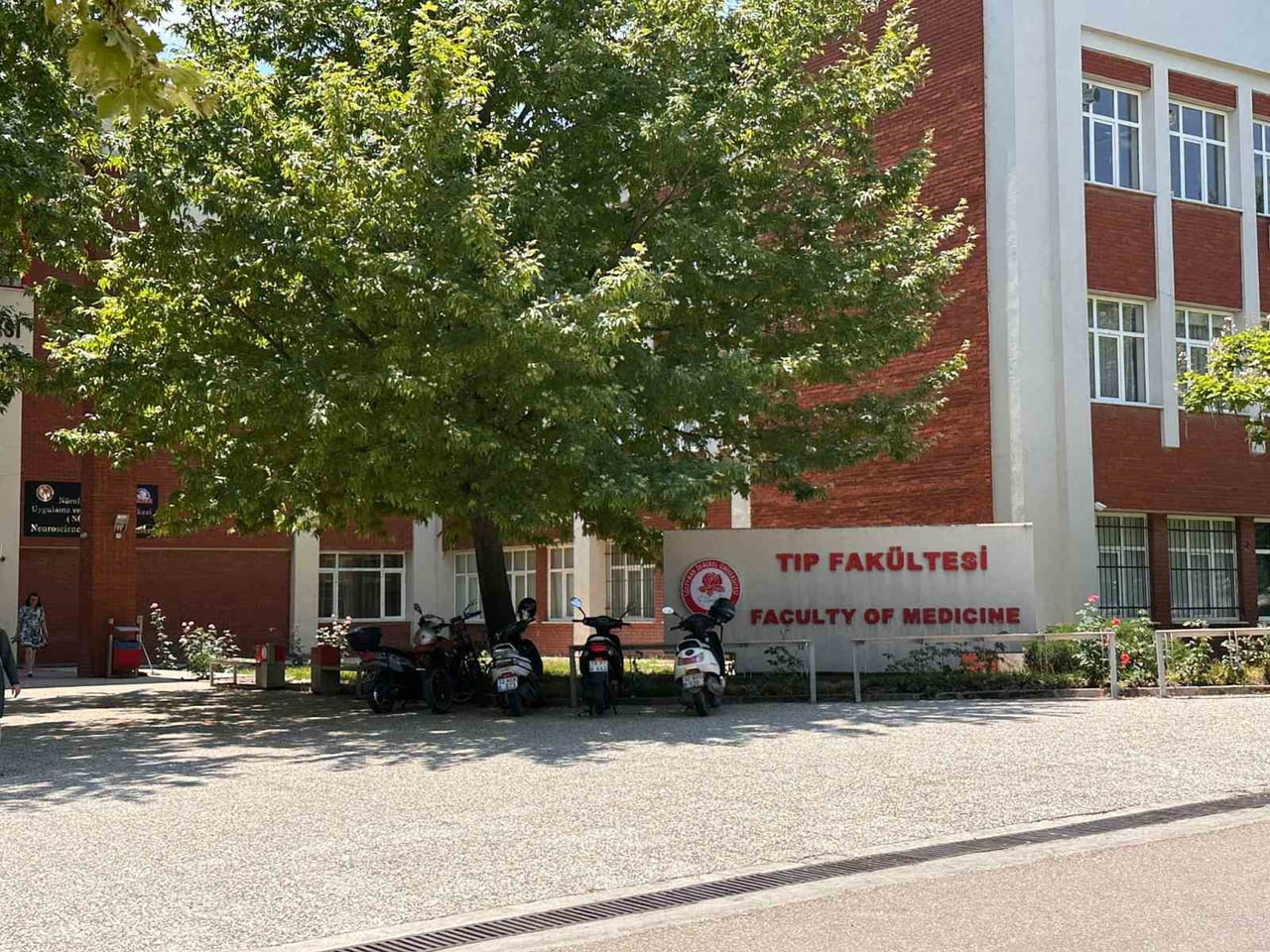 SDÜ TIP FAKÜLTESİ BİNASI
