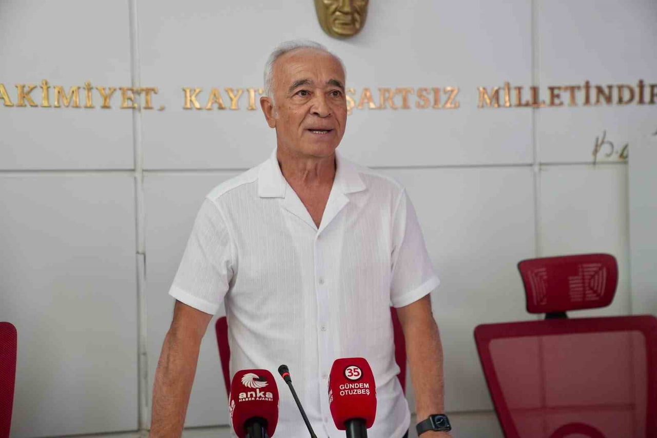 SEFERİHİSAR BELEDİYESİ'NDE CHP'NİN ADAYI FUAT GÜMÜŞ İLK TURDA 17 OY ALARAK BAŞKAN VEKİLİ...