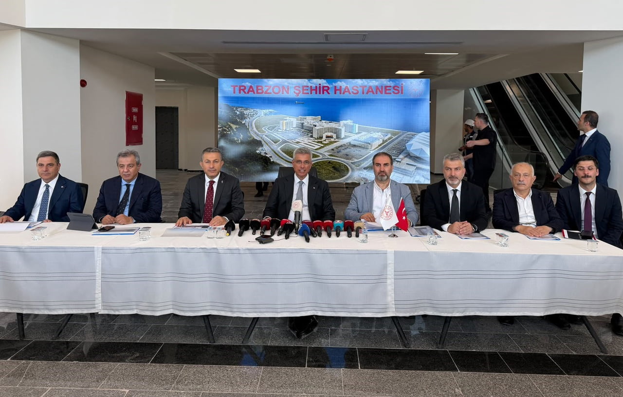 ŞEHİR HASTANESİNDE İNCELEMELERDE BULUNAN BAKAN KEMAL MEMİŞOĞLU, ARDINDAN BASIN MENSUPLARINA...