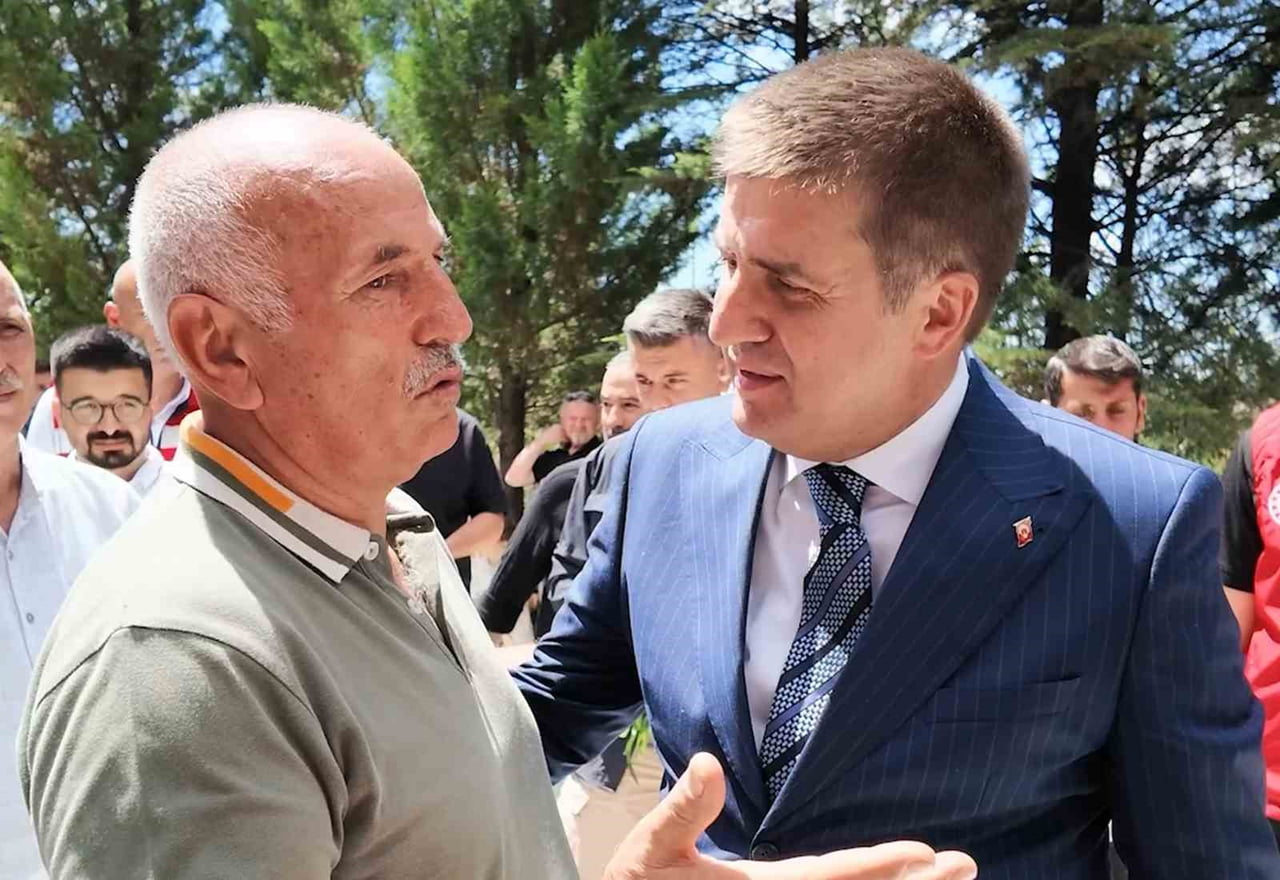ŞEHİT BABASI İSMAİL YORULMAZ (SOLDAKİ) İLE KIRIKKALE VALİSİ HÜSEYİN ENGİN SARIİBRAHİM...
