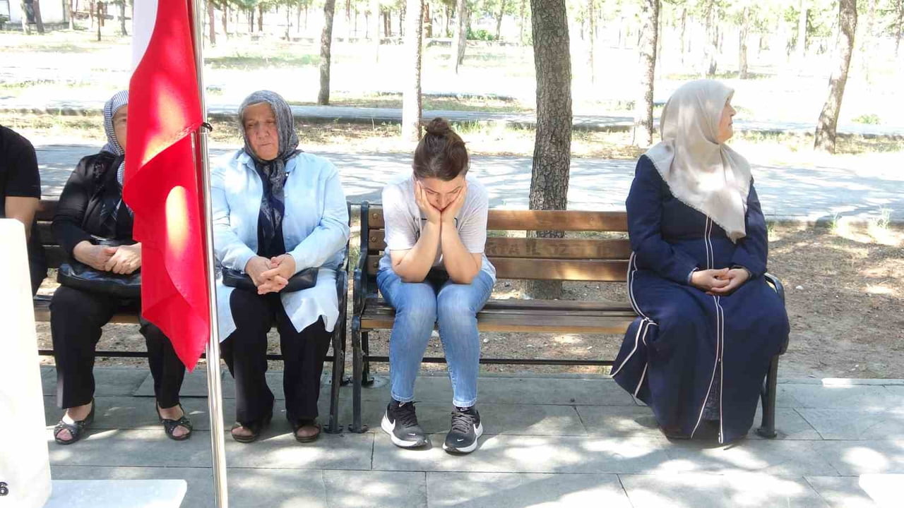 ŞEHİT YAKINLARI