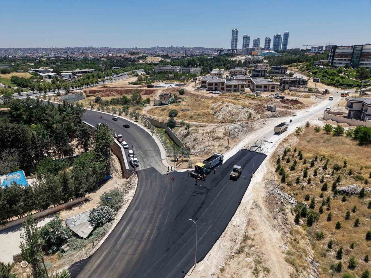 ŞEHİTKAMİL BELEDİYE BAŞKANI UMUT YILMAZ, İLÇENİN HIZLA GELİŞEN YERLEŞİM BÖLGELERİNDEN 15 TEMMUZ...