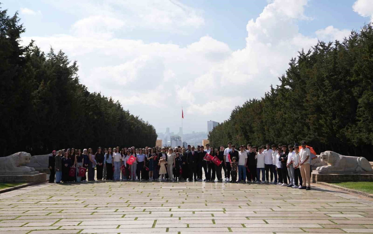 ŞEHİTKAMİL BELEDİYE BAŞKANI UMUT YILMAZ’IN GENÇLERE SÖZÜNÜ VERDİĞİ ANKARA GEZİLERİ, BİNLERCE KİŞİ...