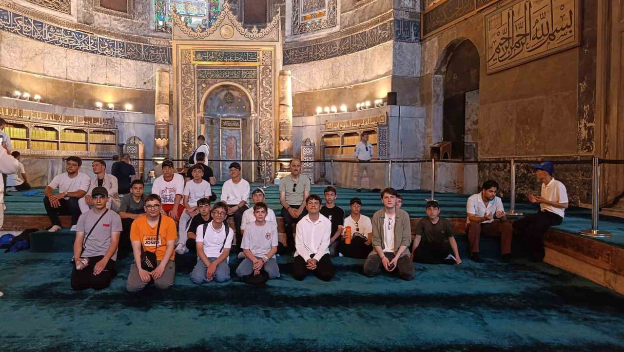 ŞEHİTLER ORTAOKULU ÖĞRENCİLERİ 4 GÜNLÜK TARİH VE KÜLTÜR GEZİSİNİ TAMAMLADI