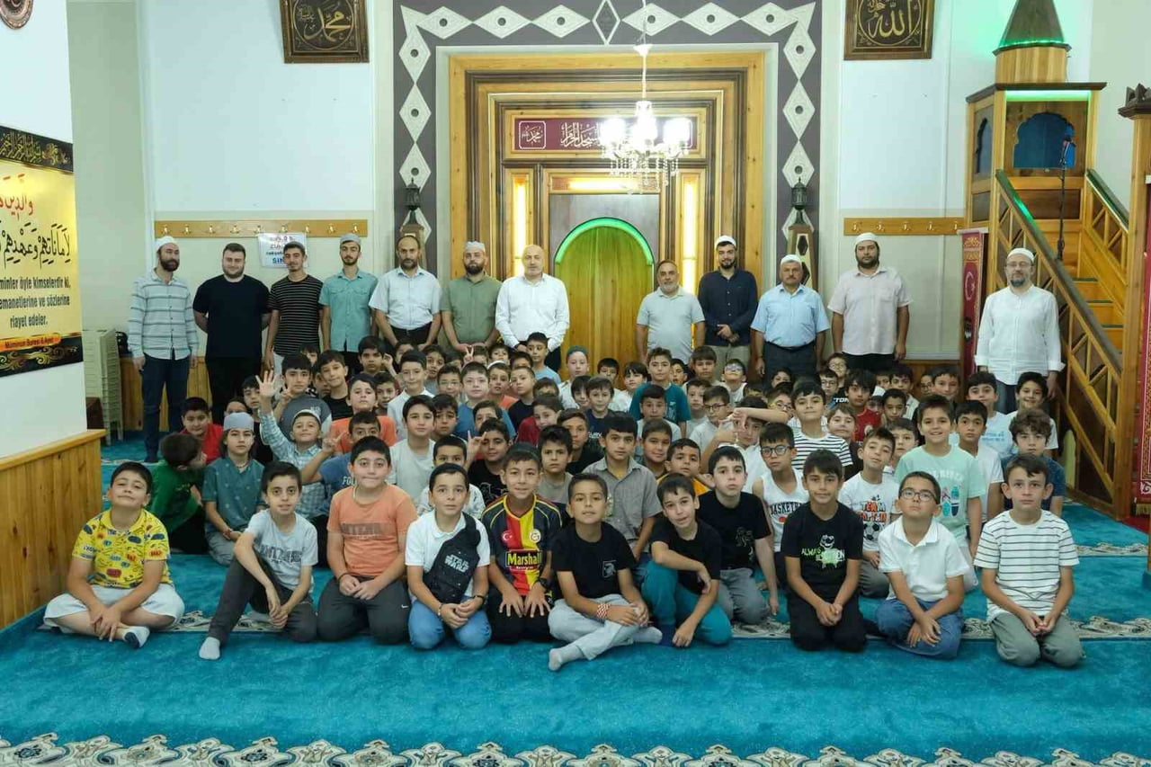 ŞEMSEDDİN UÇAR CAMİİ'NDE HAFIZLIK ADAYLARI YETİŞİYOR