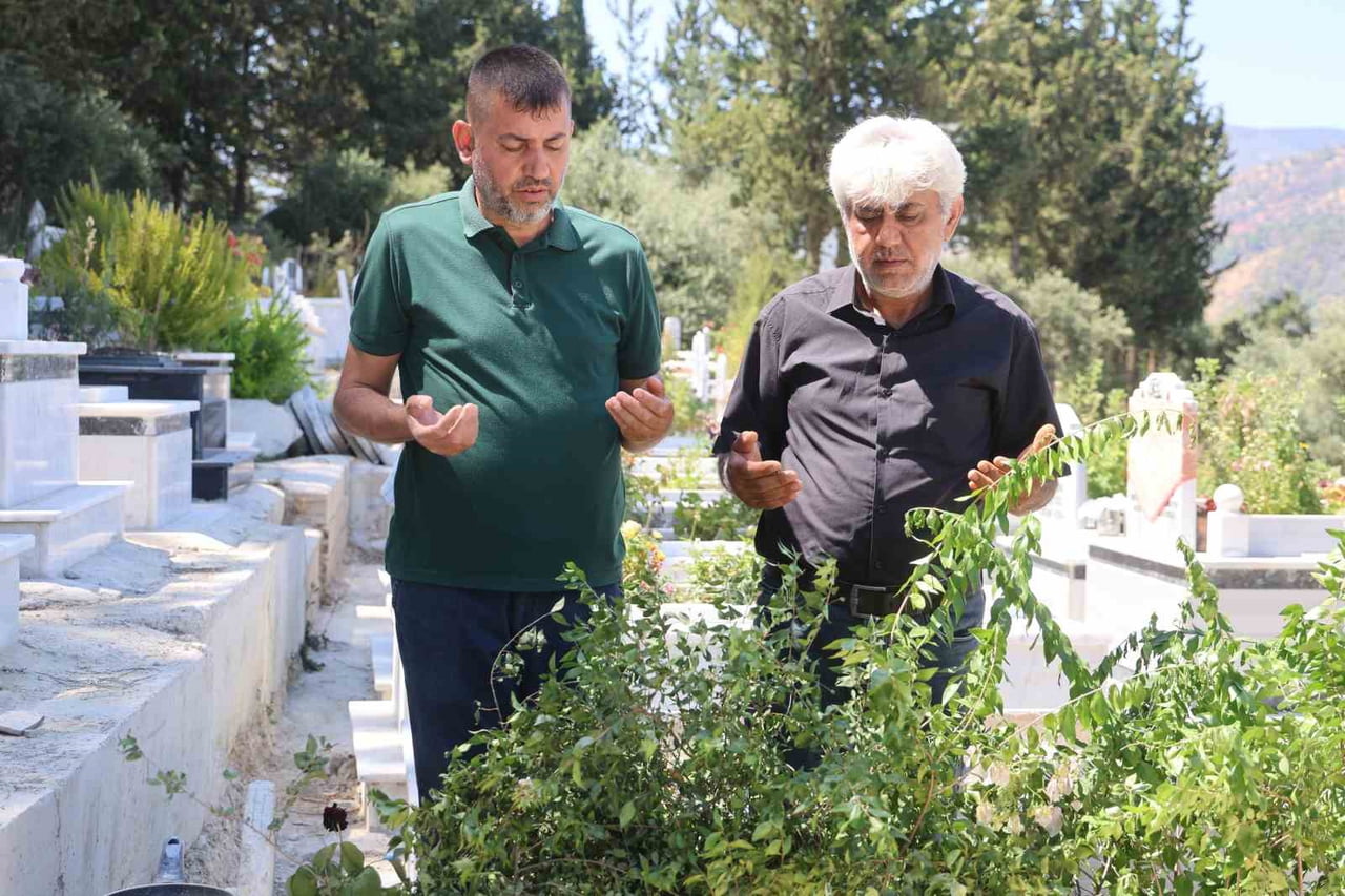 SERVET KIRLANGINÇ (SOLDA) VE BÜLENT KIRLANGIÇ