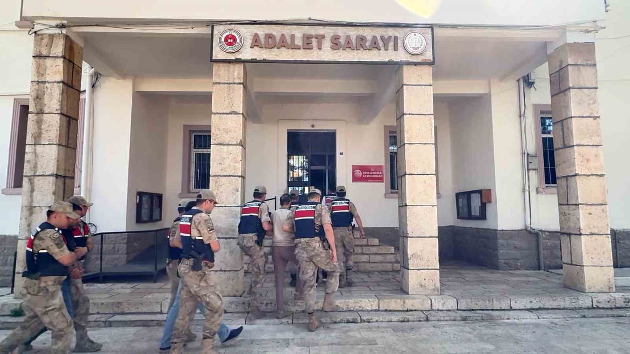 SİBER DOLANDIRICILIK OPERASYONUNDA 11 ŞÜPHELİ TUTUKLANDI.