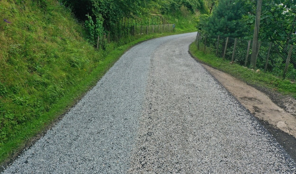 SICAK ASFALT ÇALIŞMALARI TAMAMLANAN YOL