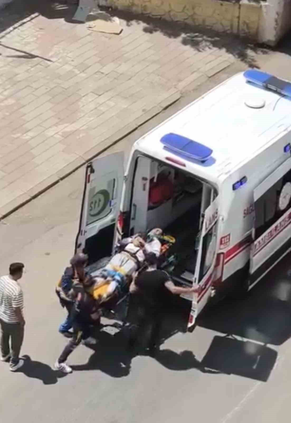 SİİRT’TE OTOMOBİL İLE MOTOSİKLETİN ÇARPIŞMASI SONUCU MEYDANA GELEN TRAFİK KAZASINDA MOTOSİKLET...