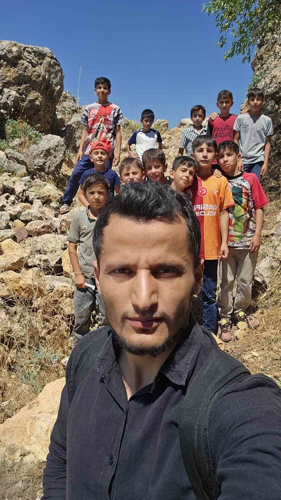 SİLVAN İLÇESİNDE, GÖREV YAPAN KÖY İMAMI İBRAHİM VARLIK VE MEDRESE TALEBELERİ, UZUN SÜREDİR ATIL...