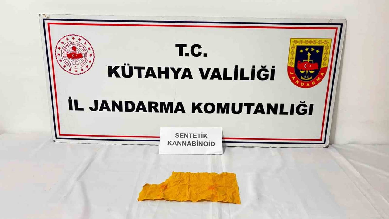 SİMAV’DA UYUŞTURUCU MADDE OPERASYONU:  BİN 300 KULLANIMLIK SENTETİK KANNABİNOİD ELE...
