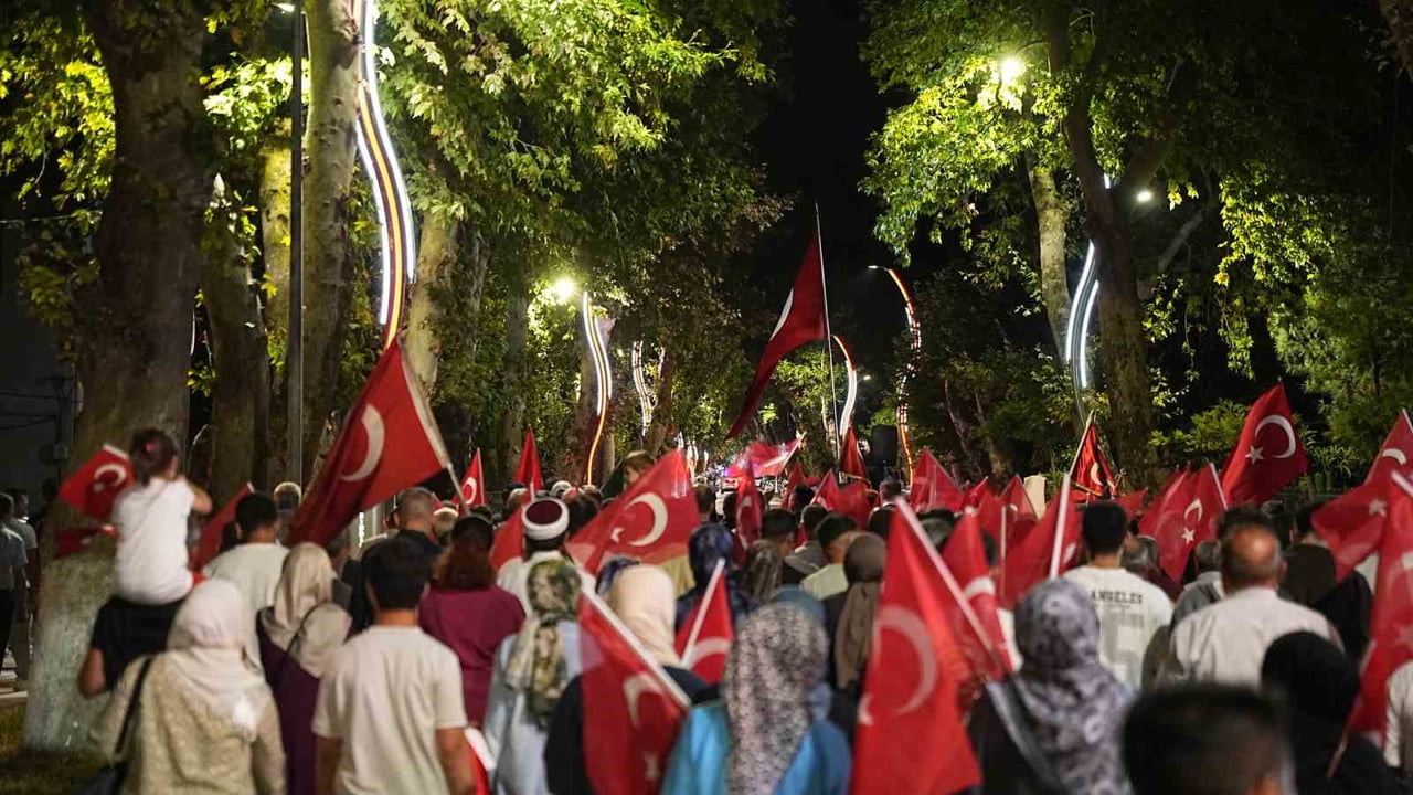 SINDIRGI'DA 15 TEMMUZ DEMOKRASİ VE MİLLÎ BİRLİK GÜNÜ ETKİNLİKLERLE ANILDI