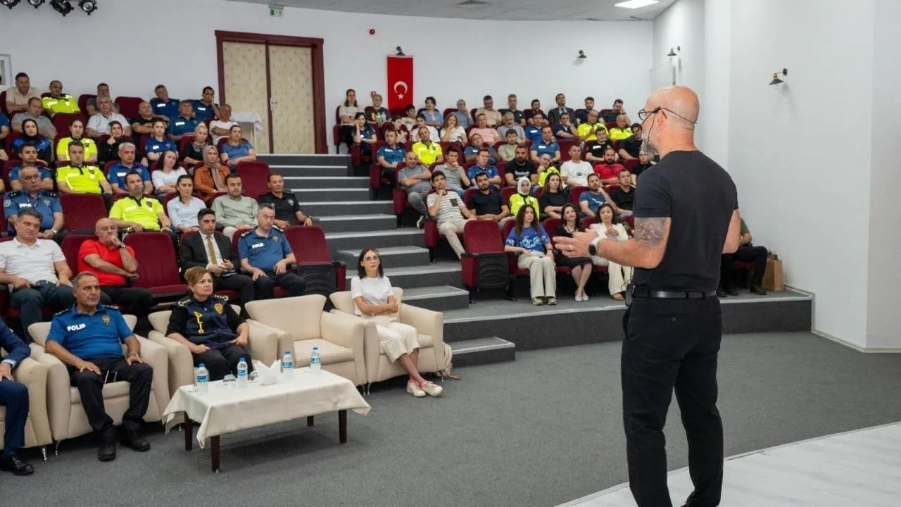 SİNOP'TA İL EMNİYET MÜDÜRLÜĞÜ TARAFINDAN, ERGENLİK DÖNEMİNE İLİŞKİN FARKINDALIK OLUŞTURMAK...