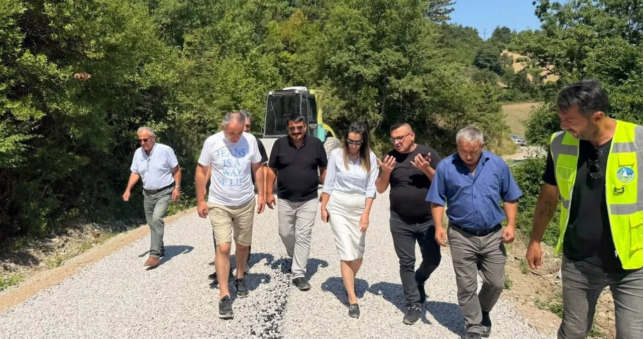 SİNOP'UN GERZE İLÇESİNE BAĞLI ABDALOĞLU KÖYÜNDE KÖYDES PROGRAMI KAPSAMINDA SÜRDÜRÜLEN YOL...
