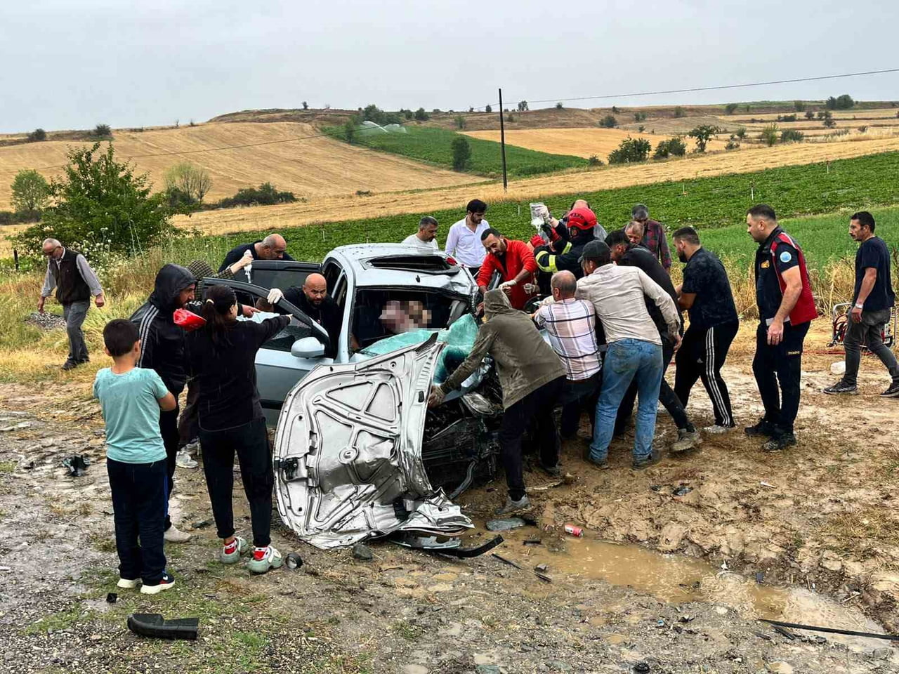 SİNOP-KASTAMONU KARA YOLU ÜZERİNDE AYNI YÖNDE SEYİR HALİNDEYKEN YAŞANAN KAZA SONRASINDA KONTROLDEN...