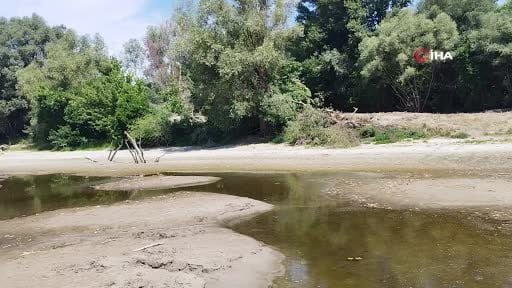 Sırbistan Hidrometeoroloji Enstitüsü yetkilisi Dejan Vladikovic, Tülkedeki bazı ölçüm...