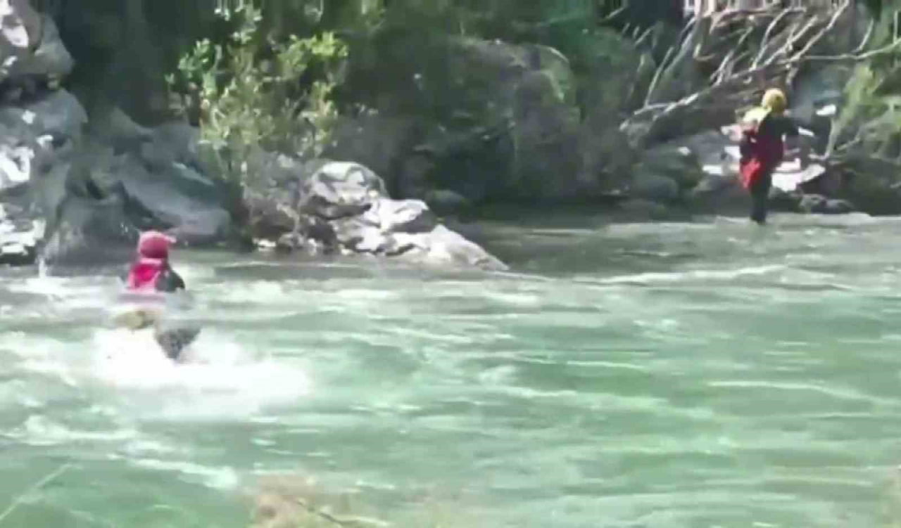 ŞIRNAK'IN BEYTÜŞŞEBAP İLÇESİNDE HABUR ÇAYI'NA DÜŞEREK KAYBOLAN 28 YAŞINDAKİ ERKAN SAK'I ARAMA...