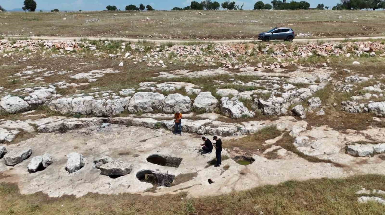 ŞIRNAK'IN İDİL İLÇESİNDE DOĞA FOTOĞRAFÇILARININ GÖRÜNTÜLEDİĞİ, ROMA DÖNEMİNE AİT OLDUĞU...