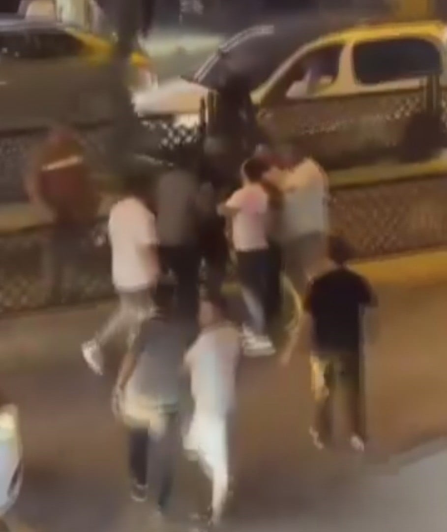 ŞIRNAK'IN SİLOPİ İLÇESİNDE İKİ GRUP ARASINDA ÇIKAN KAVGADA 3'Ü POLİS 6 KİŞİ YARALANDI, 11 KİŞİ...