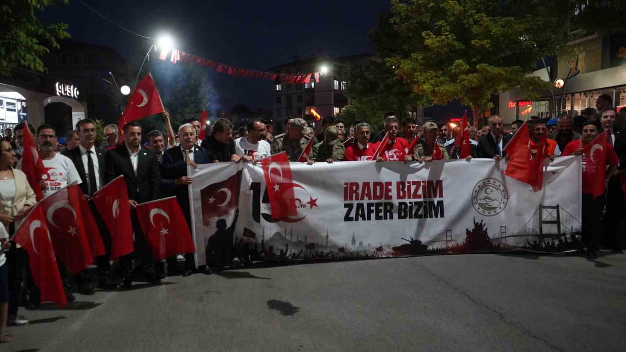 ŞIRNAK'TA 15 TEMMUZ DEMOKRASİ VE MİLLİ BİRLİK GÜNÜ'NÜN 10'NCU YIL DÖNÜMÜ DOLAYISIYLA ANMA PROGRAMI...