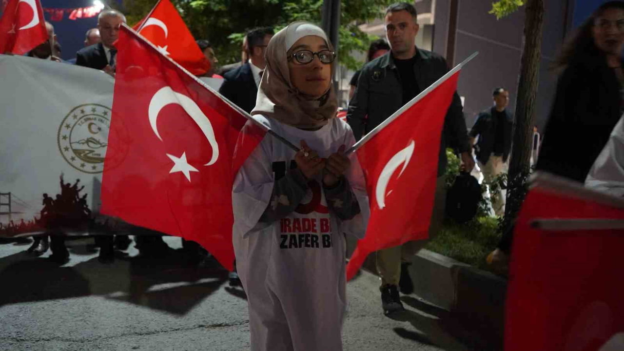 ŞIRNAK'TA 15 TEMMUZ DEMOKRASİ VE MİLLİ BİRLİK GÜNÜ'NÜN 10'NCU YIL DÖNÜMÜ DOLAYISIYLA ANMA PROGRAMI...