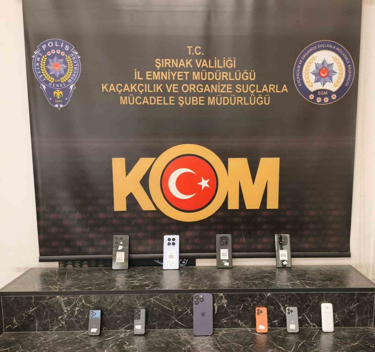 ŞIRNAK'TA ASAYİŞ, NARKOTİK VE KAÇAKÇILIK OPERASYONLARINDA PİYASA DEĞERİ YAKLAŞIK 16 MİLYON 250 BİN...