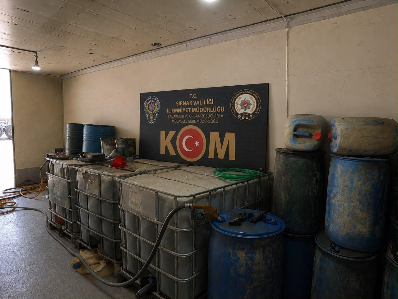 ŞIRNAK'TA ASAYİŞ, NARKOTİK VE KAÇAKÇILIK OPERASYONLARINDA PİYASA DEĞERİ YAKLAŞIK 500 BİN LİRA OLAN...