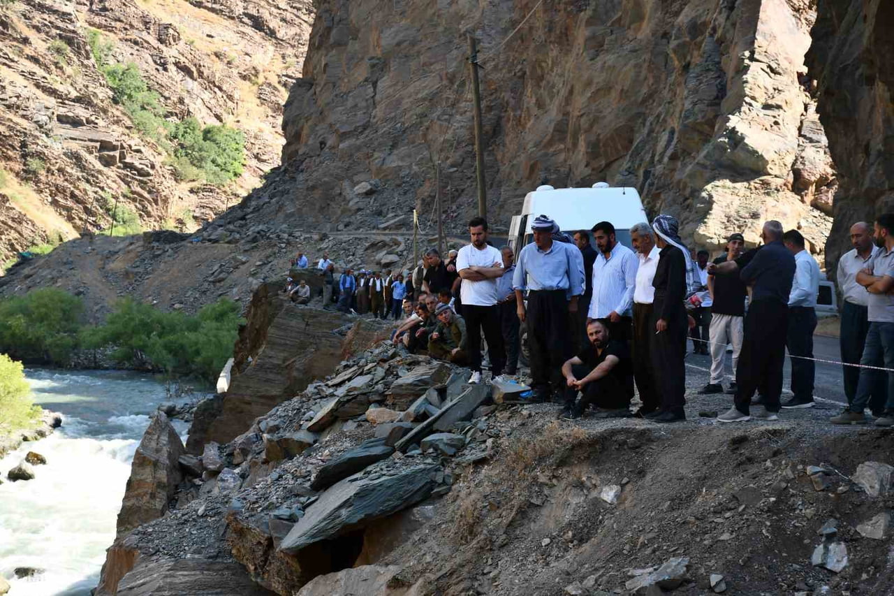ŞIRNAK'TA DÜN HABUR ÇAYINDA BALIK TUTAN GENCİN KAYBOLDUĞU BİLGİSİ ÜZERİNE ARAMALAR İKİNCİ GÜNDE...