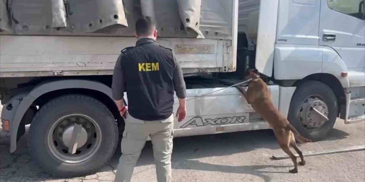 ŞIRNAK'TA GÜVENLİK GÜÇLERİNİN UYUŞTURUCU KAÇAKÇILARINA YÖNELİK YÜRÜTTÜĞÜ BAŞARILI OPERASYONLARDA...