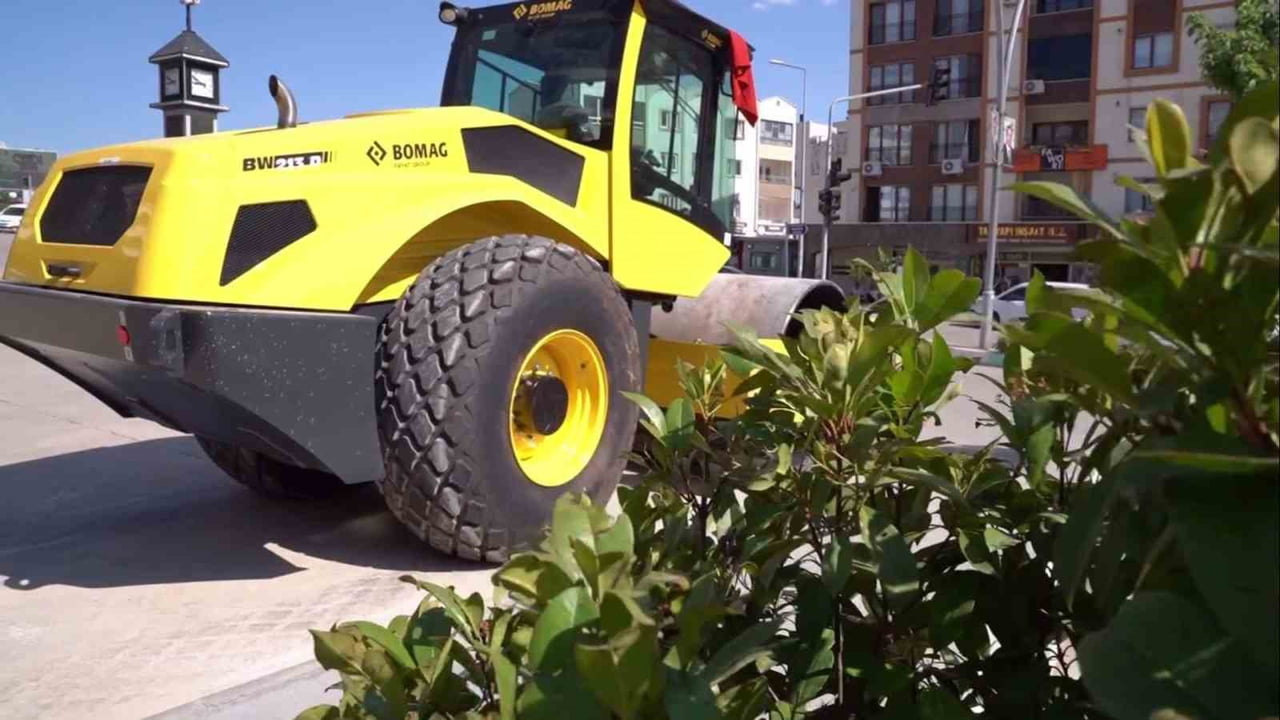 ŞIRNAK BELEDİYESİ, KENT GENELİNDEKİ YOL VE ALTYAPI ÇALIŞMALARINDA KULLANILMAK ÜZERE ARAÇ FİLOSUNA...