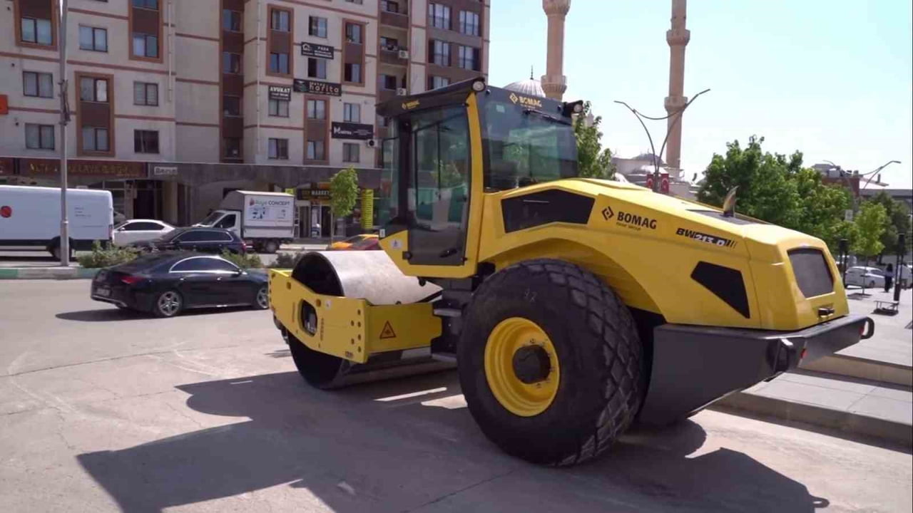 ŞIRNAK BELEDİYESİ, KENT GENELİNDEKİ YOL VE ALTYAPI ÇALIŞMALARINDA KULLANILMAK ÜZERE ARAÇ FİLOSUNA...