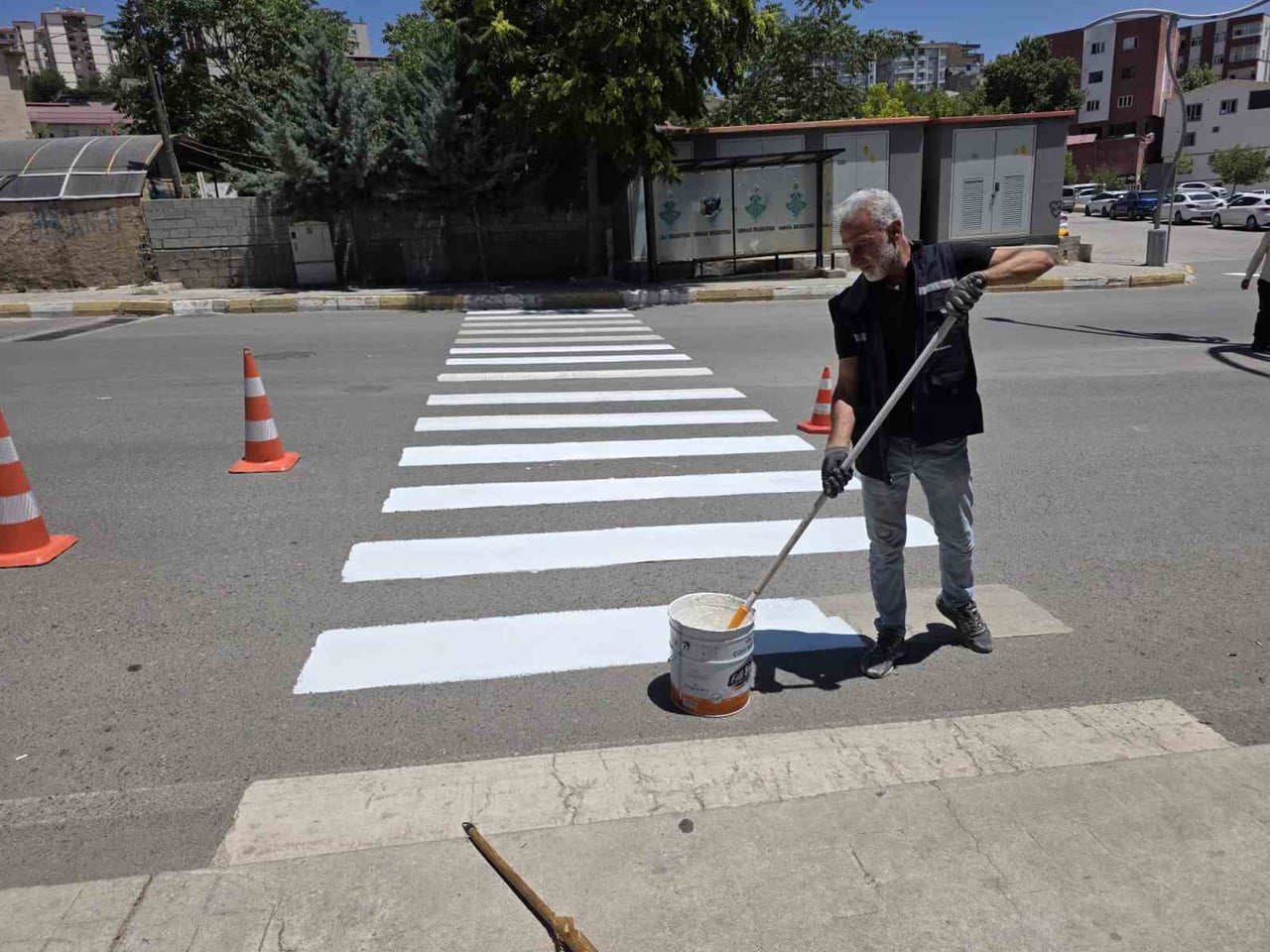 ŞIRNAK BELEDİYESİ ZABITA EKİPLERİ, OKUL ÖNLERİ BAŞTA OLMAK ÜZERE KENT GENELİNDE TRAFİK GÜVENLİĞİNİ...