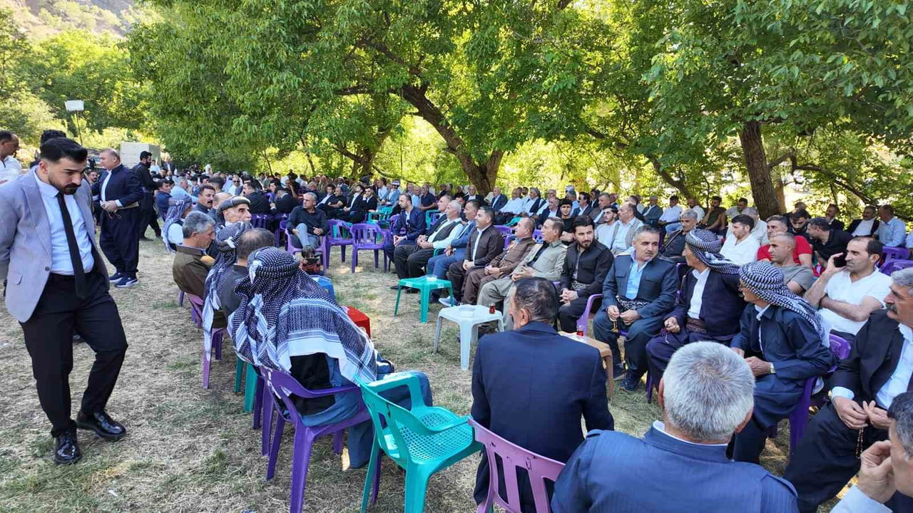 ŞIRNAK’IN BEYTÜŞŞEBAP İLÇESİNDE DÜNYAEVİNE GİREN ÇİFTE 6 MİLYON TAKI TAKILDI.