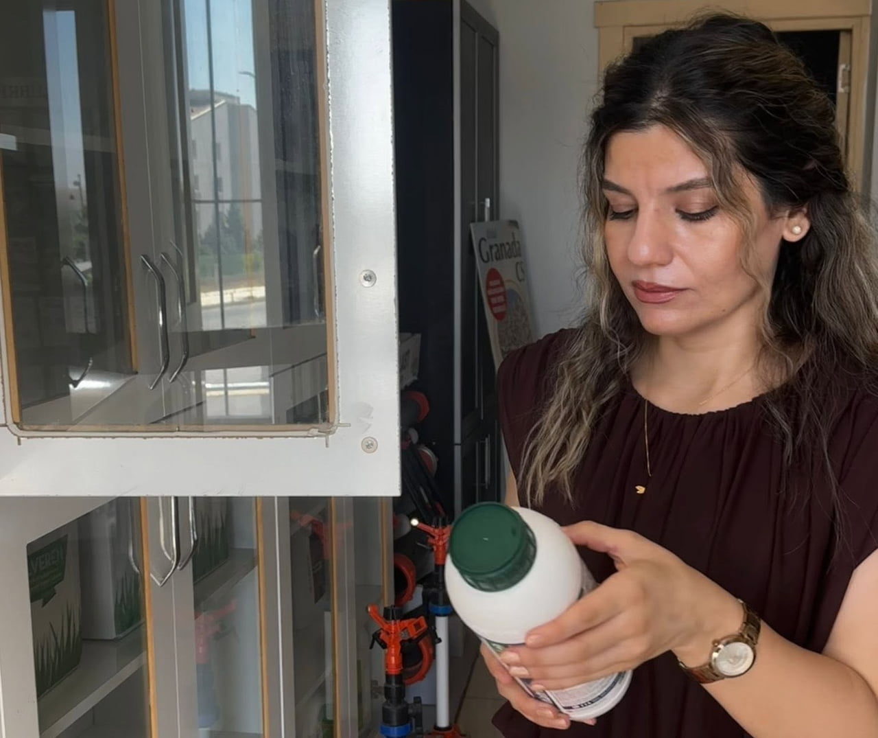 ŞIRNAK’IN CİZRE İLÇESİNDE TARIM VE ORMAN MÜDÜRLÜĞÜ TEKNİK EKİPLERİ, BİTKİ KORUMA ÜRÜNLERİ SATIŞI...