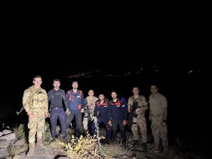 ŞIRNAK MERKEZE BAĞLI BALVEREN BELDESİ KIRSALINDAKİ DAĞLIK ALANDA MAHSUR KALAN 2 MÜHENDİSE...