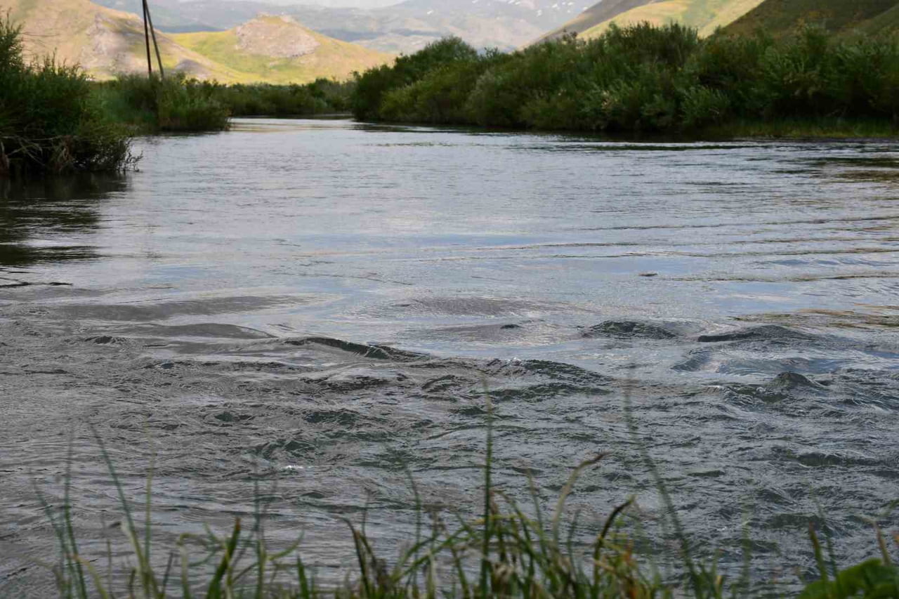 ŞIRNAK’TA KAR SULARINDAN BESLENEN SULAR GÖRSEL ŞÖLEN OLUŞTURDU. KİLO METRELERCE UZANAN MENDERESLER...