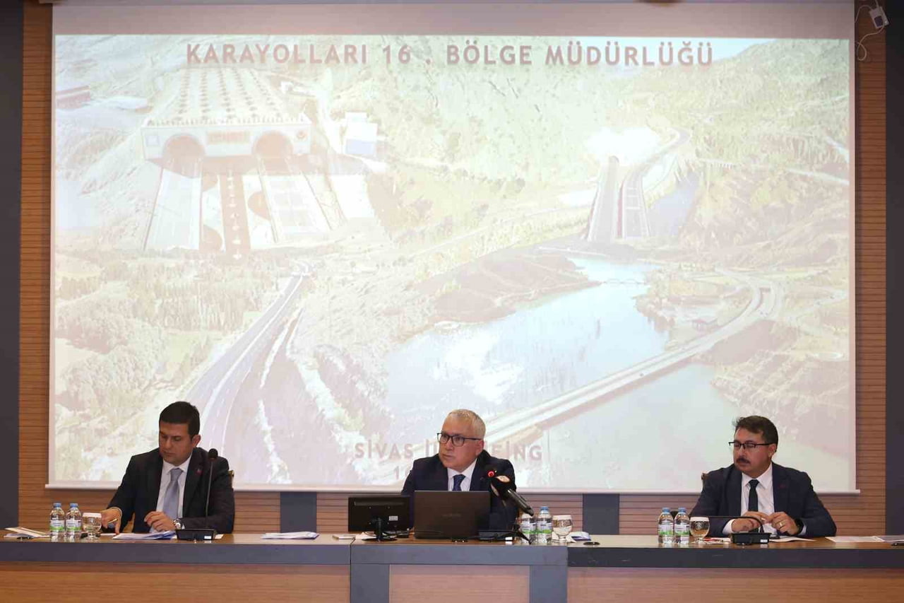 SİVAS'TA İL KOORDİNASYON KURULU 2026 YILI 3. TOPLANTISI'NDA, İL GENELİNDE DEVAM EDEN 381 KAMU...