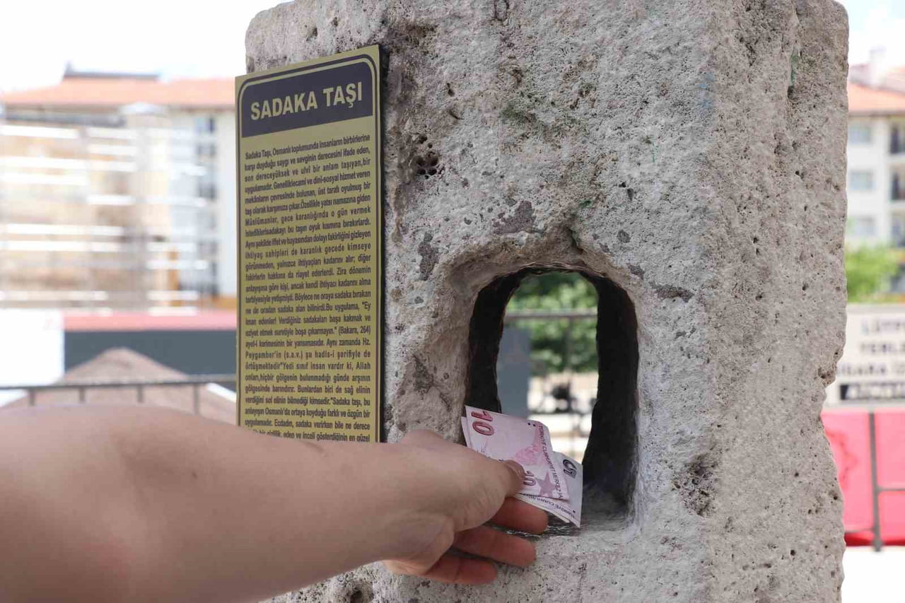 SİVAS'TA KALE CAMİ CİVARINDA YER ALAN, OSMANLI KÜLTÜRÜNÜN BİRLİK BERABERLİK VE DAYANIŞMASINI...