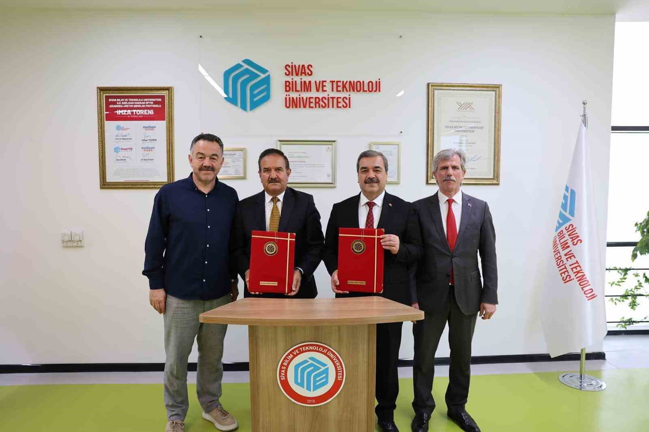 SİVAS BİLİM VE TEKNOLOJİ ÜNİVERSİTESİ İLE TÜRKİYE SPOR YAZARLARI DERNEĞİ ARASINDA İMZALANAN İŞ...