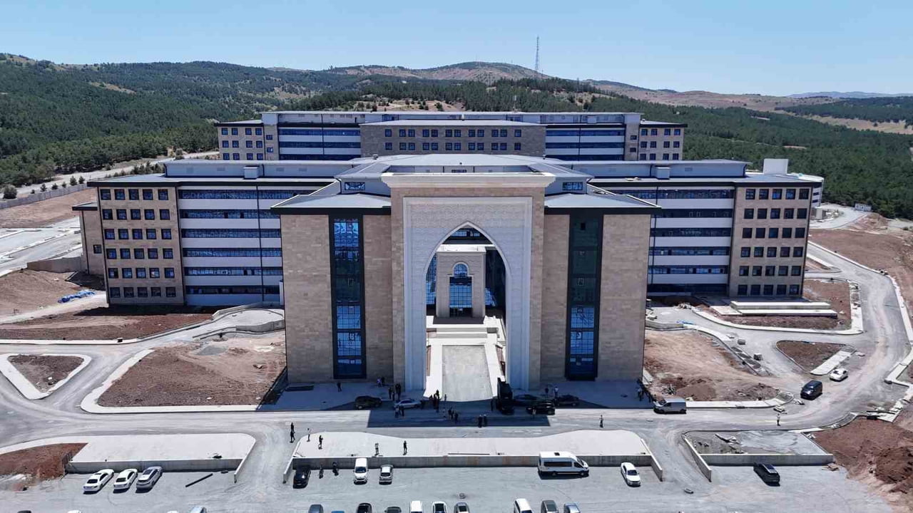 SİVAS CUMHURİYET ÜNİVERSİTESİ TIP FAKÜLTESİ ARAŞTIRMA VE UYGULAMA HASTANESİ YENİ HİZMET BİNASININ...