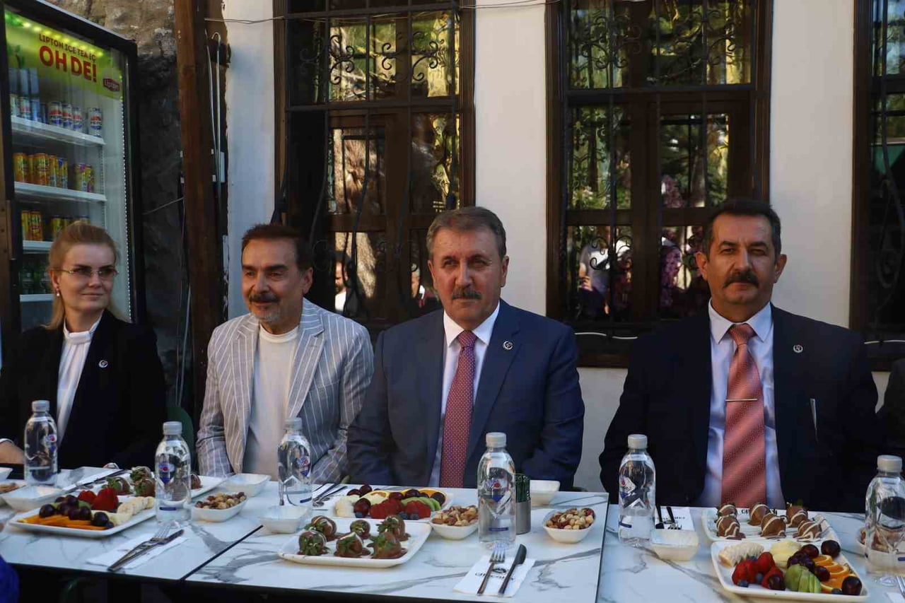 SİVAS GAZETECİLER CEMİYETİ BAŞKANLIĞI GÖREVİNE SEÇİLEN KEMAL DOĞAN’I ZİYARET