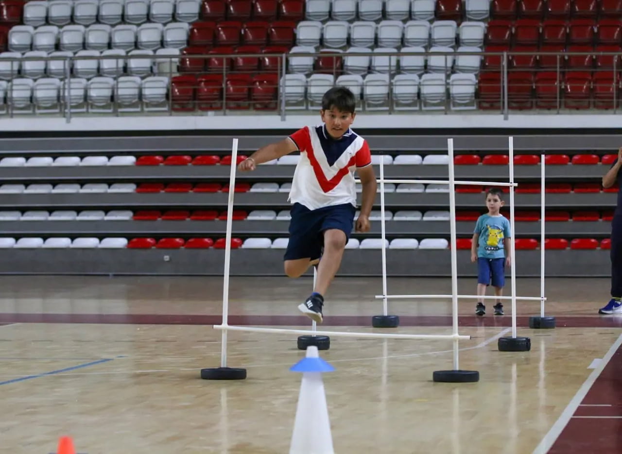 SİVAS’TA HASAN AKSU CAMİİ KUR’AN KURSU ÖĞRENCİLERİ, TAHA AKGÜL SPOR SALONU’NDA DÜZENLENEN PARKUR...