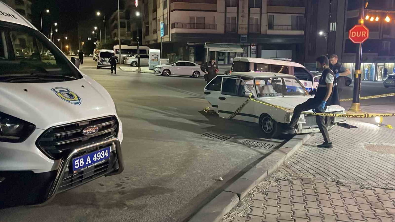SİVAS’TA KAYINBABA İLE DAMADI ARASINDA ÇIKAN TARTIŞMANIN SİLAHLI KAVGAYA DÖNÜŞMESİ SONUCU 1 KİŞİ...