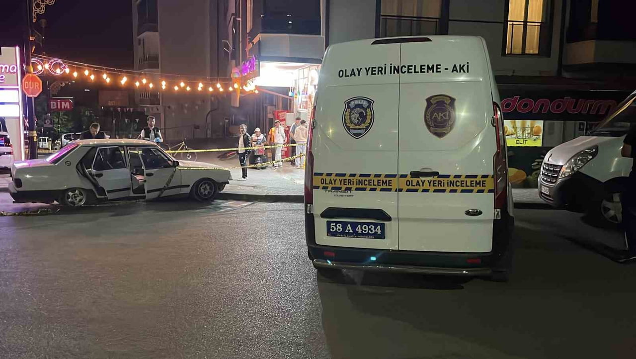 SİVAS’TA KAYINBABA İLE DAMADI ARASINDA ÇIKAN TARTIŞMANIN SİLAHLI KAVGAYA DÖNÜŞMESİ SONUCU 1 KİŞİ...