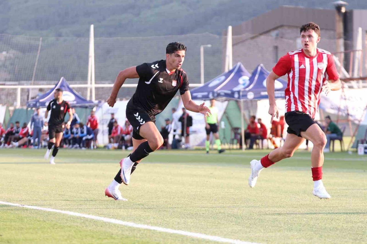 SİVASSPOR, YENİ SEZON HAZIRLIKLARI KAPSAMINDA KAYSERİ ERCİYES YÜKSEK İRTİFA KAMP MERKEZİ’NDE...