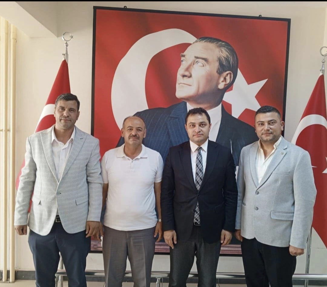 SİVRİHİSAR'DA FAALİYET GÖSTEREN ESNAF ODASI BAŞKANLARI, SİVRİHİSAR KAYMAKAMI YUNUS EMRE TEMEL'İ...